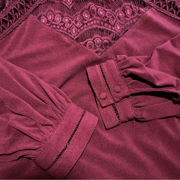 🍇 Buckle Black Lace High Neck Top - Picture 5 of 11